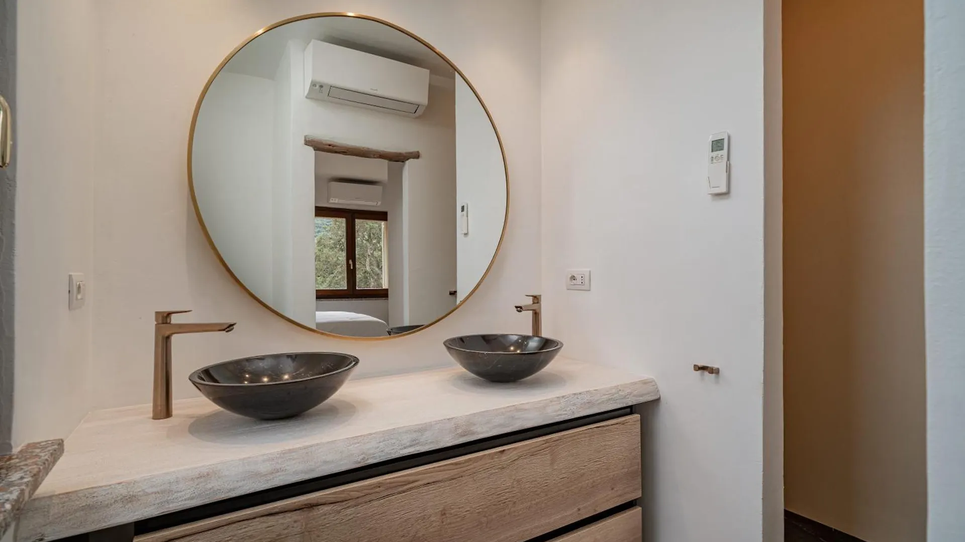 Villa Nuova Di Design Con Piscina Privata San Pantaleo