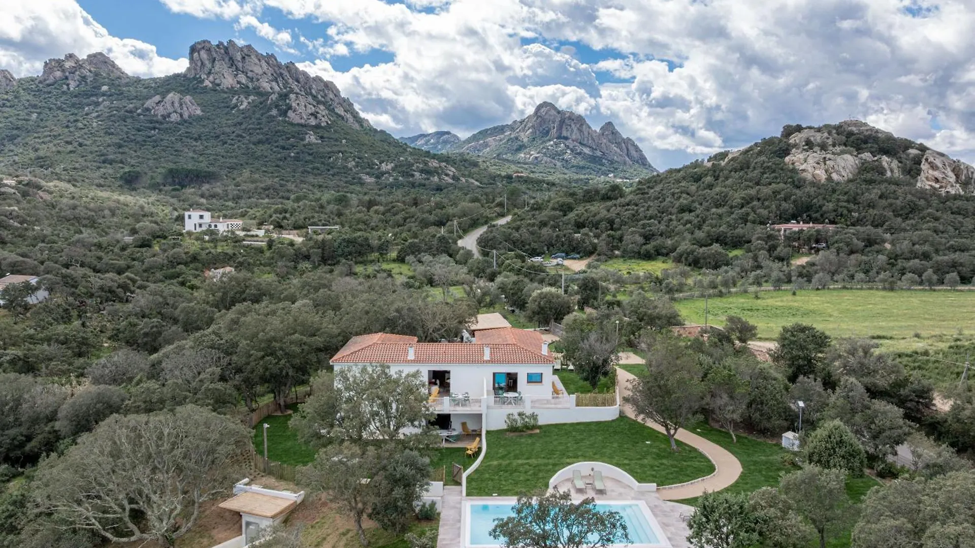 Villa Nuova Di Design Con Piscina Privata 산판탈레오