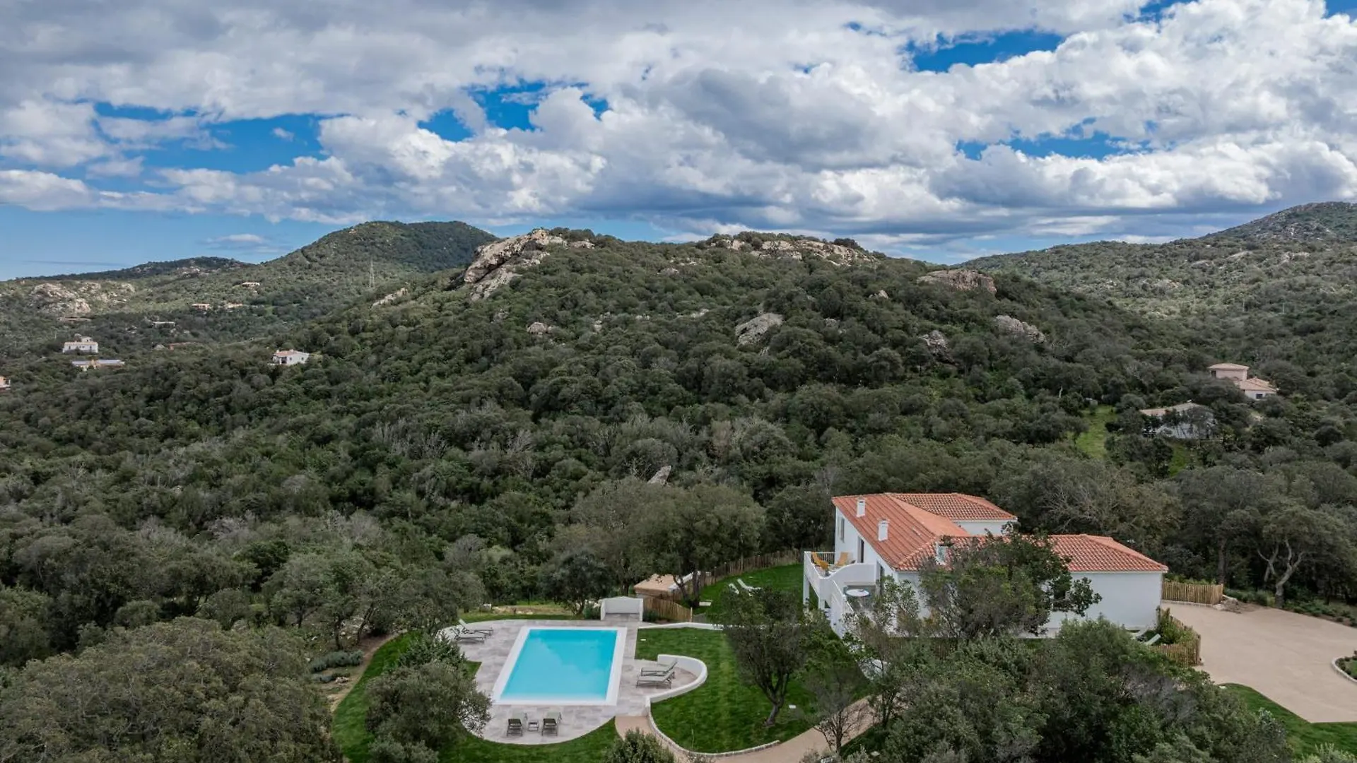 Villa Nuova Di Design Con Piscina Privata San Pantaleo